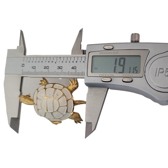 Vintage Gold Tone White Enamel Clear Rhinestone Turtle Brooch Pin E896 - Picture 7 of 8